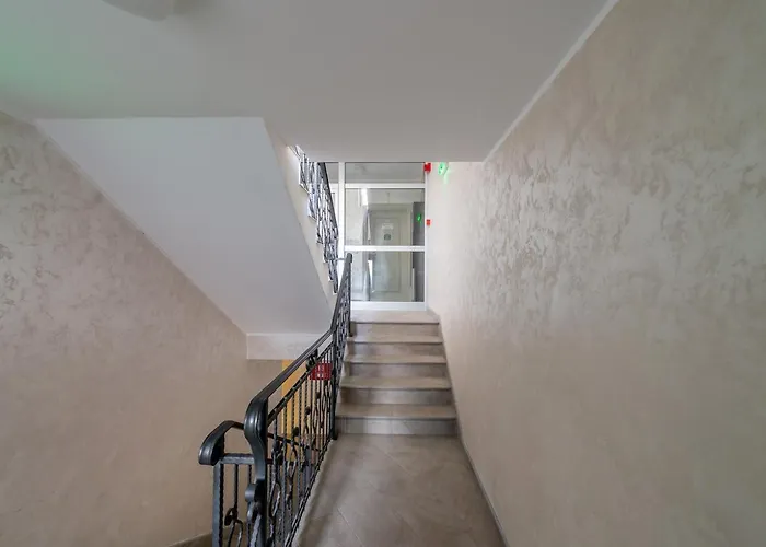 Maksi-centar * زلاتيبور