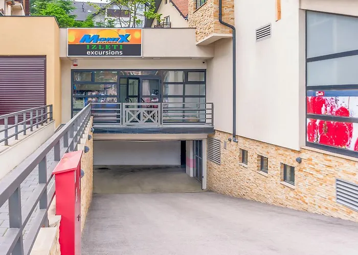 Maksi-centar * زلاتيبور